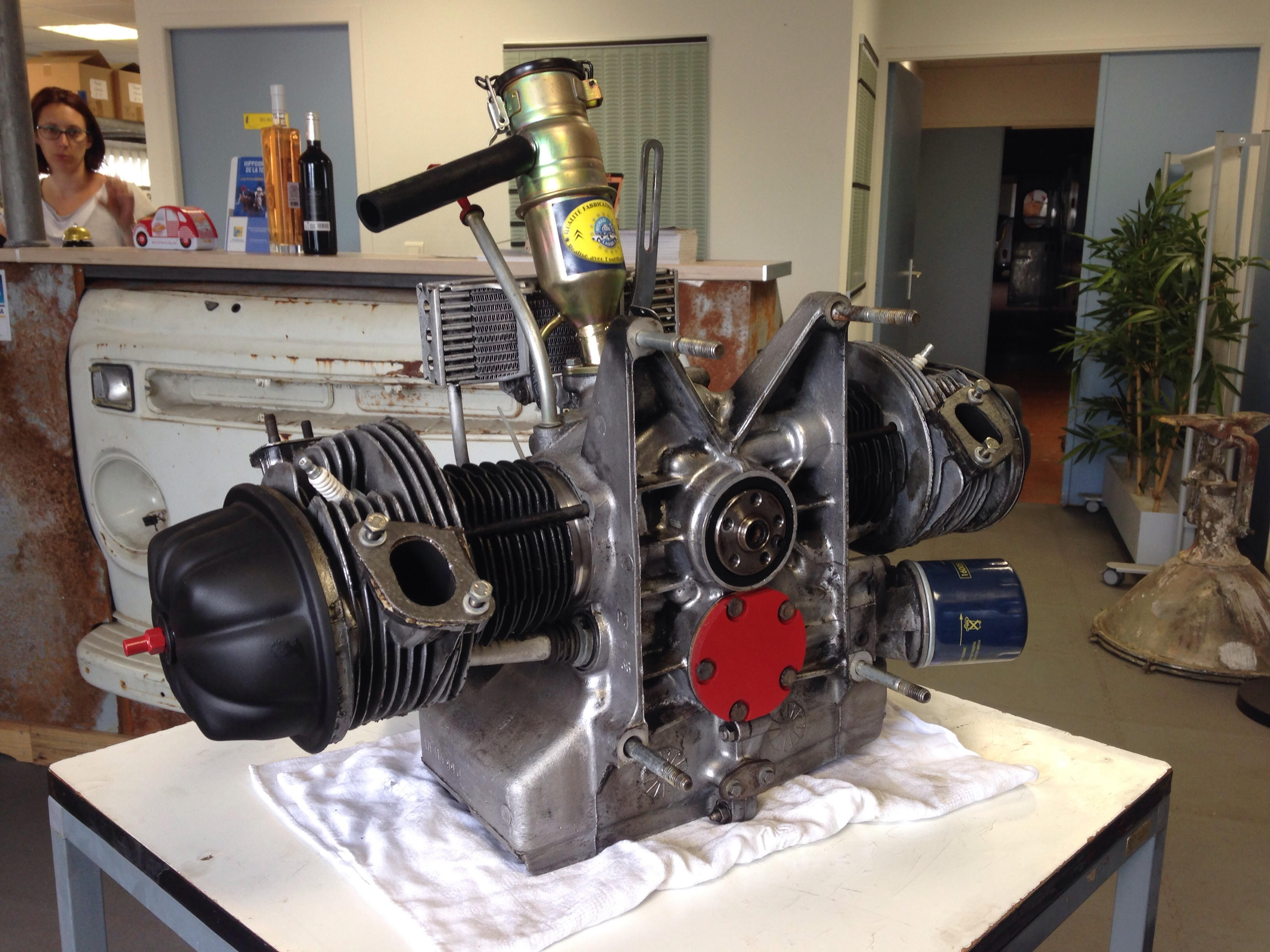 Un moteur de 2 CV réparé et remonté 