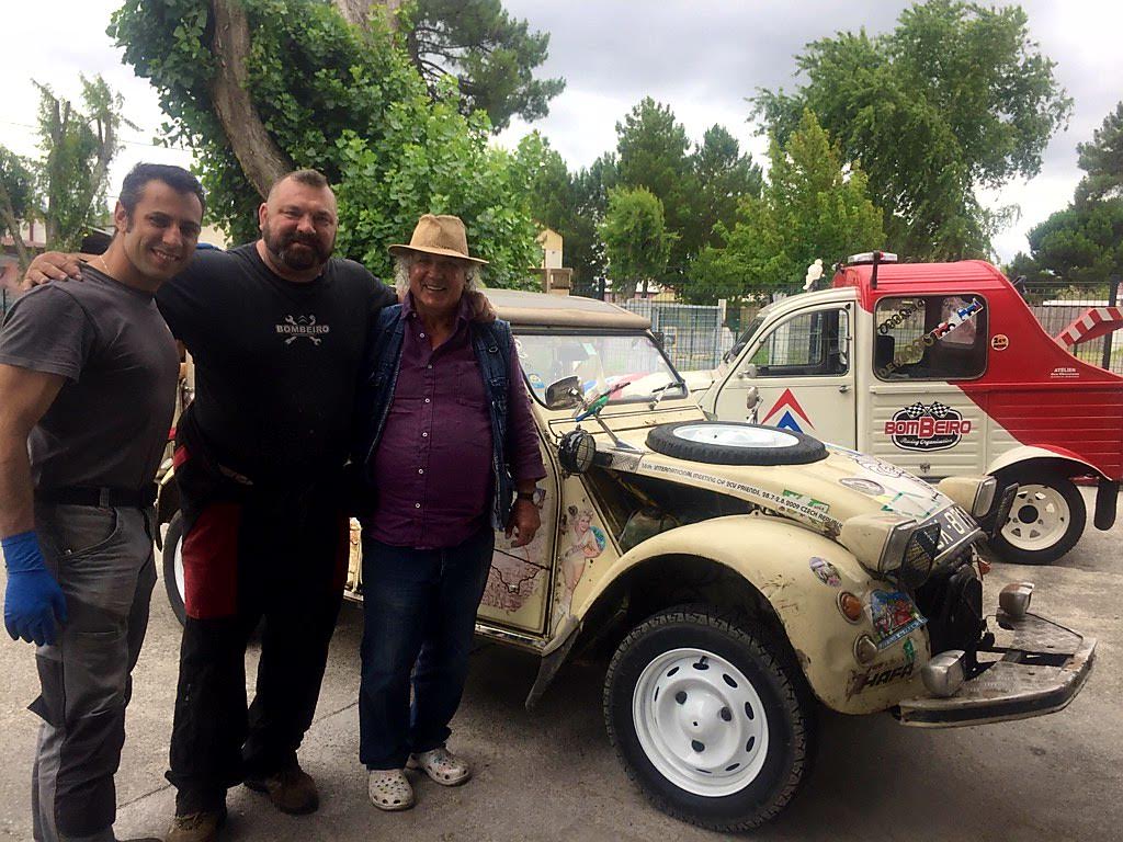 Jean Meyer et sa 2cv préparé raid avec Jeff et Julien, associés au garage Pyla Classic Cars