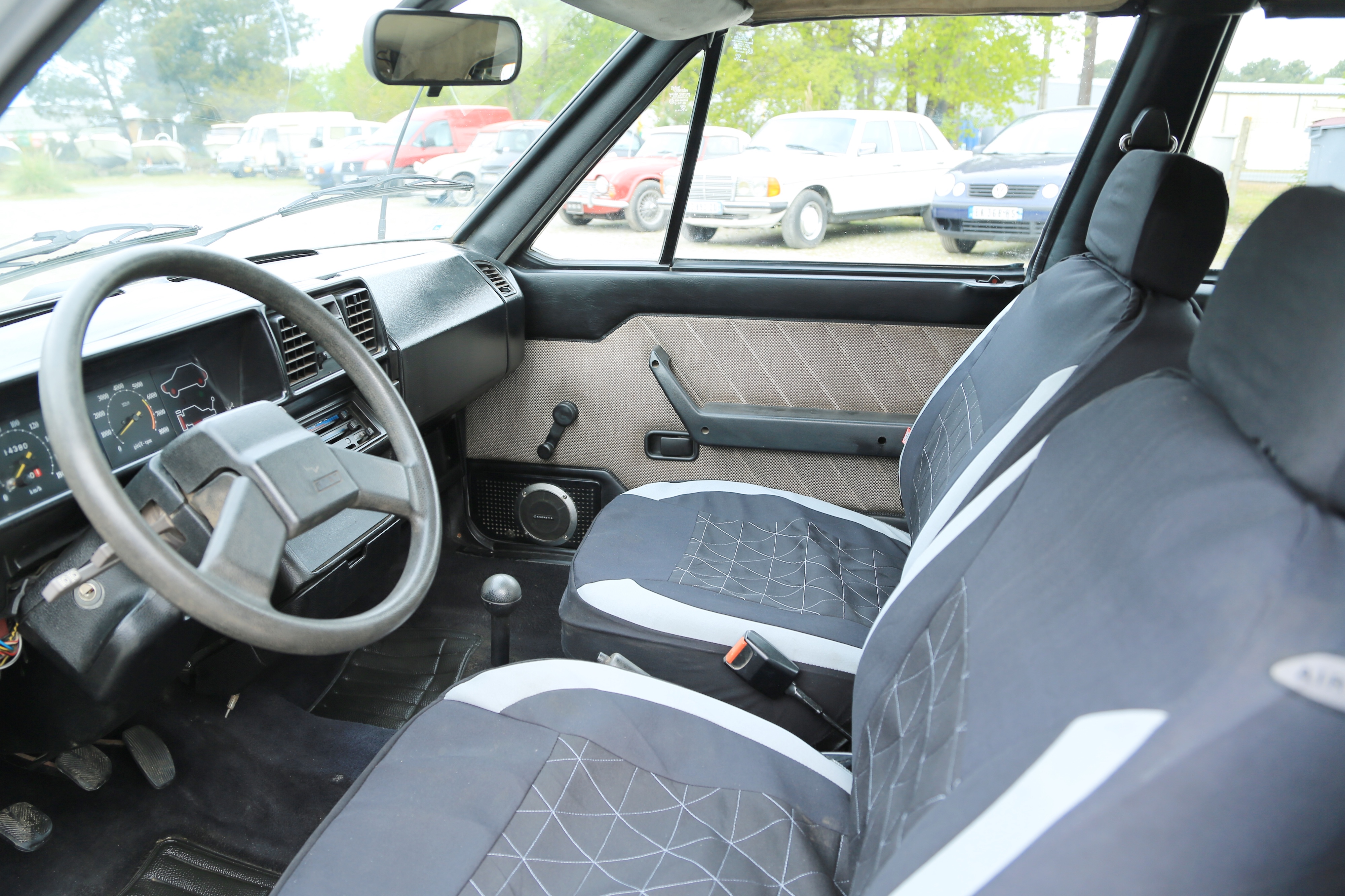 A vendre Fiat ritmo 85 S décapotable à redémarrer