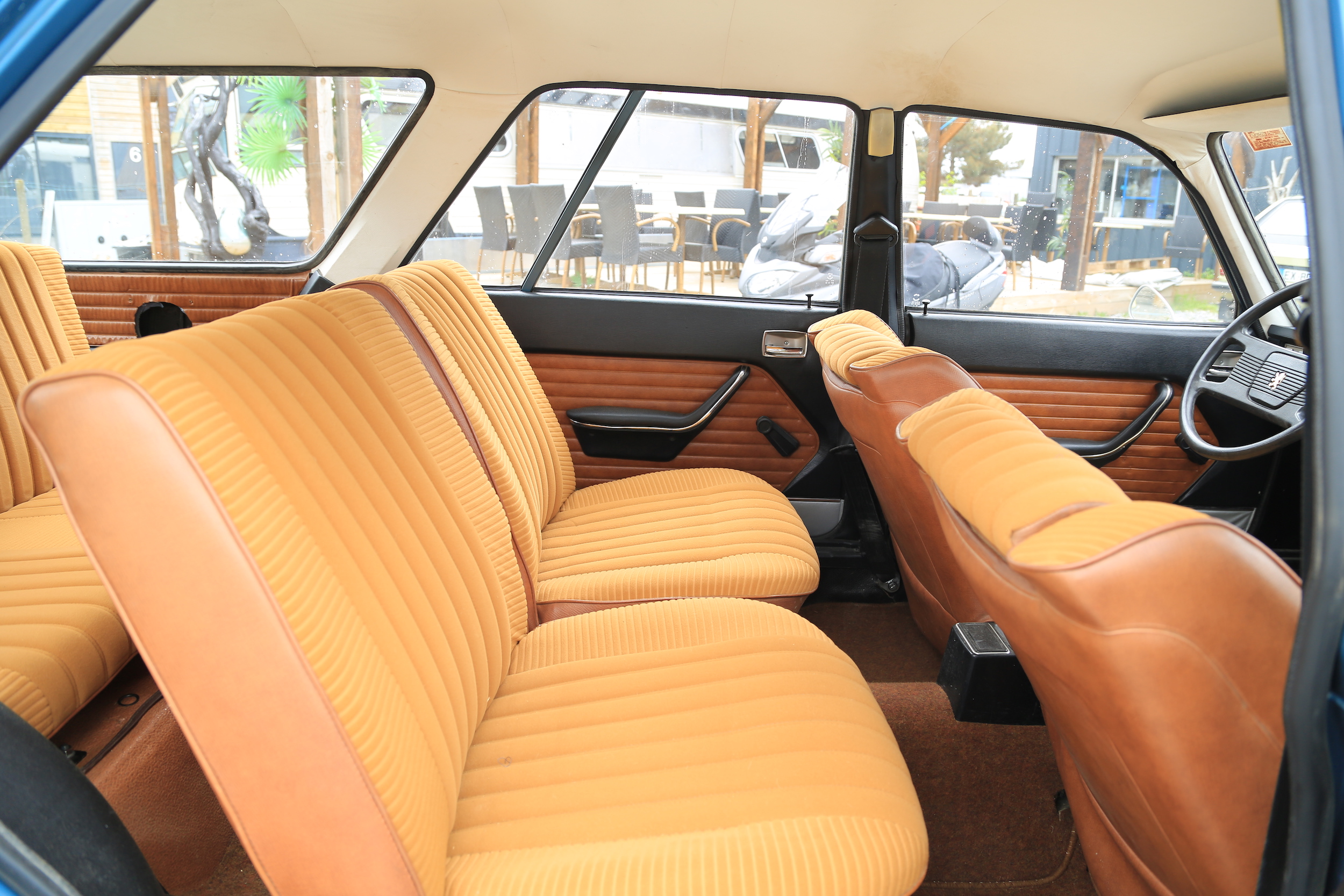 Rare 504 break bleue 7 places de 1976