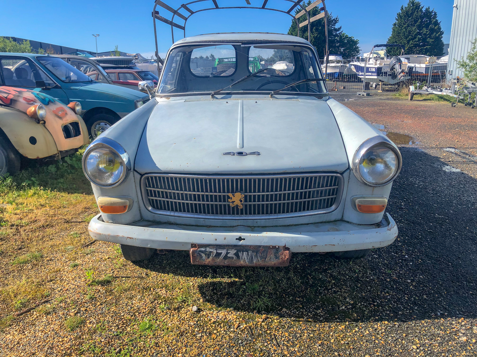 A vendre Peugeot 404 Pick-up (camionnette bâchée)