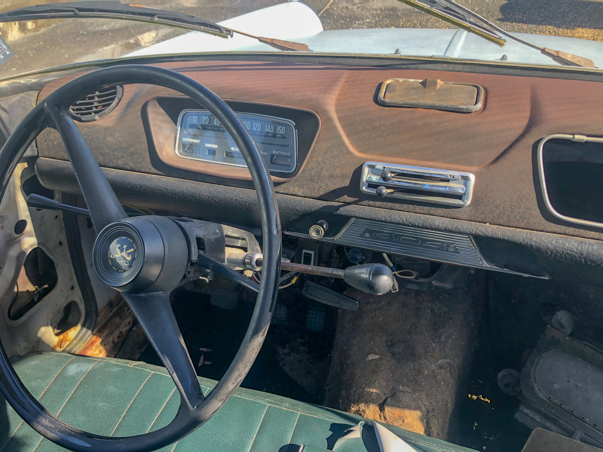 A vendre Peugeot 404 Pick-up (camionnette bâchée)
