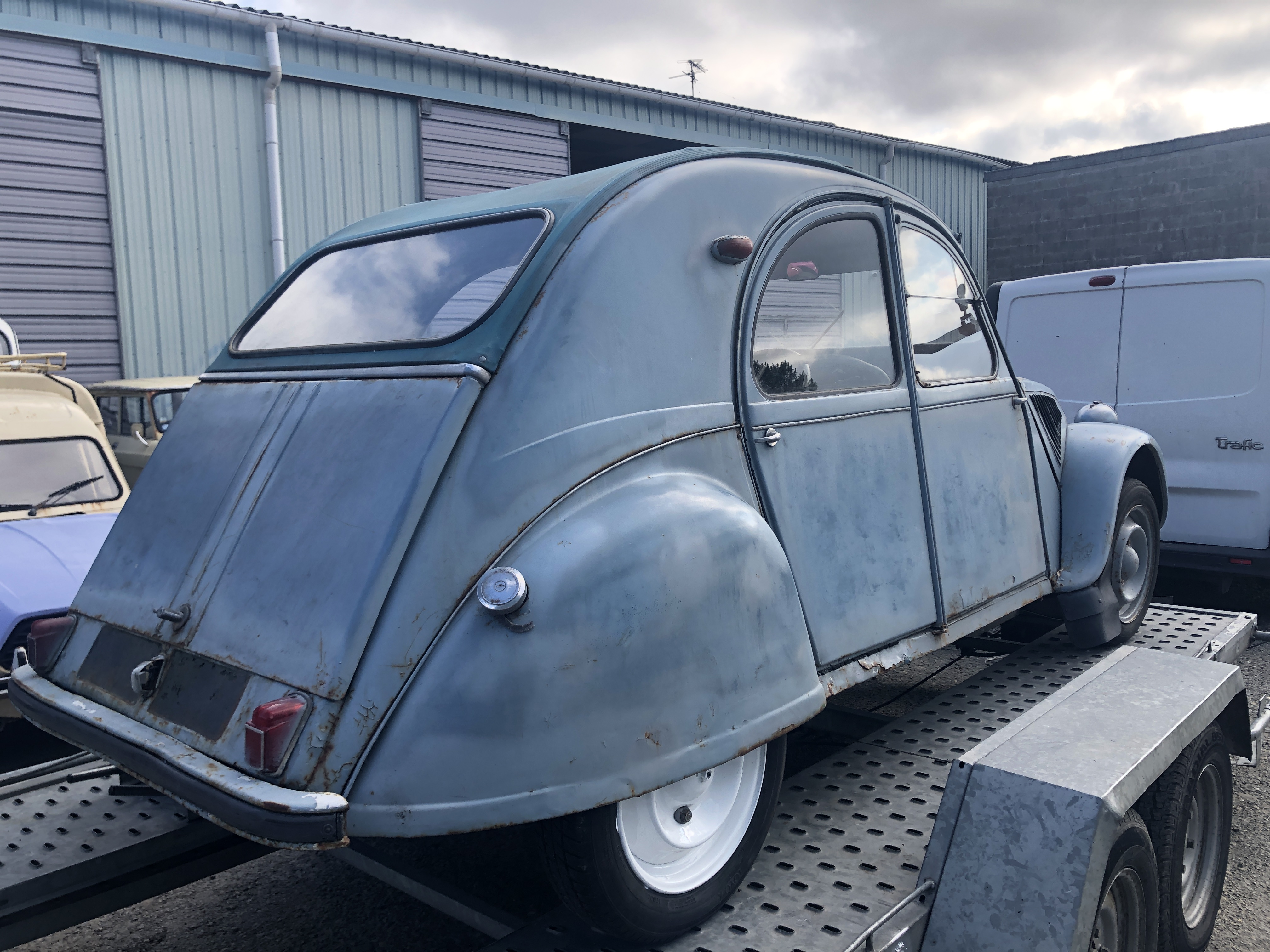 2 CV de 59 complète avec carte grise - Sortie de grange, à restaurer