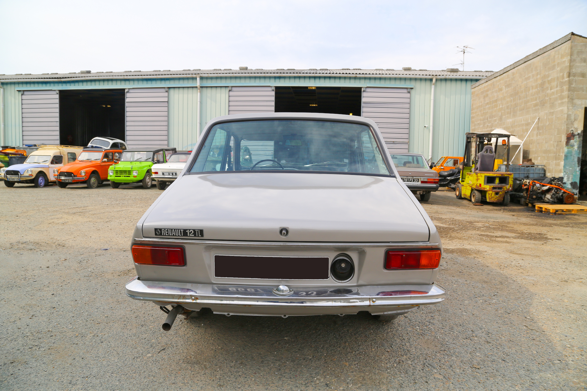 R12 TL berline entièrement rénovée (peinture carrosserie faite)