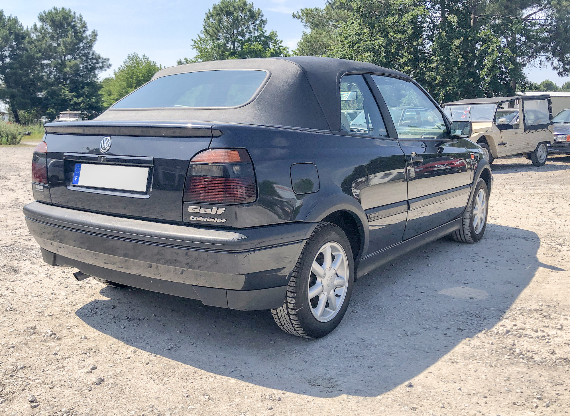 A vendre Volkswagen Golf 3 cabriolet 1996 - intérieur cuir et boite auto