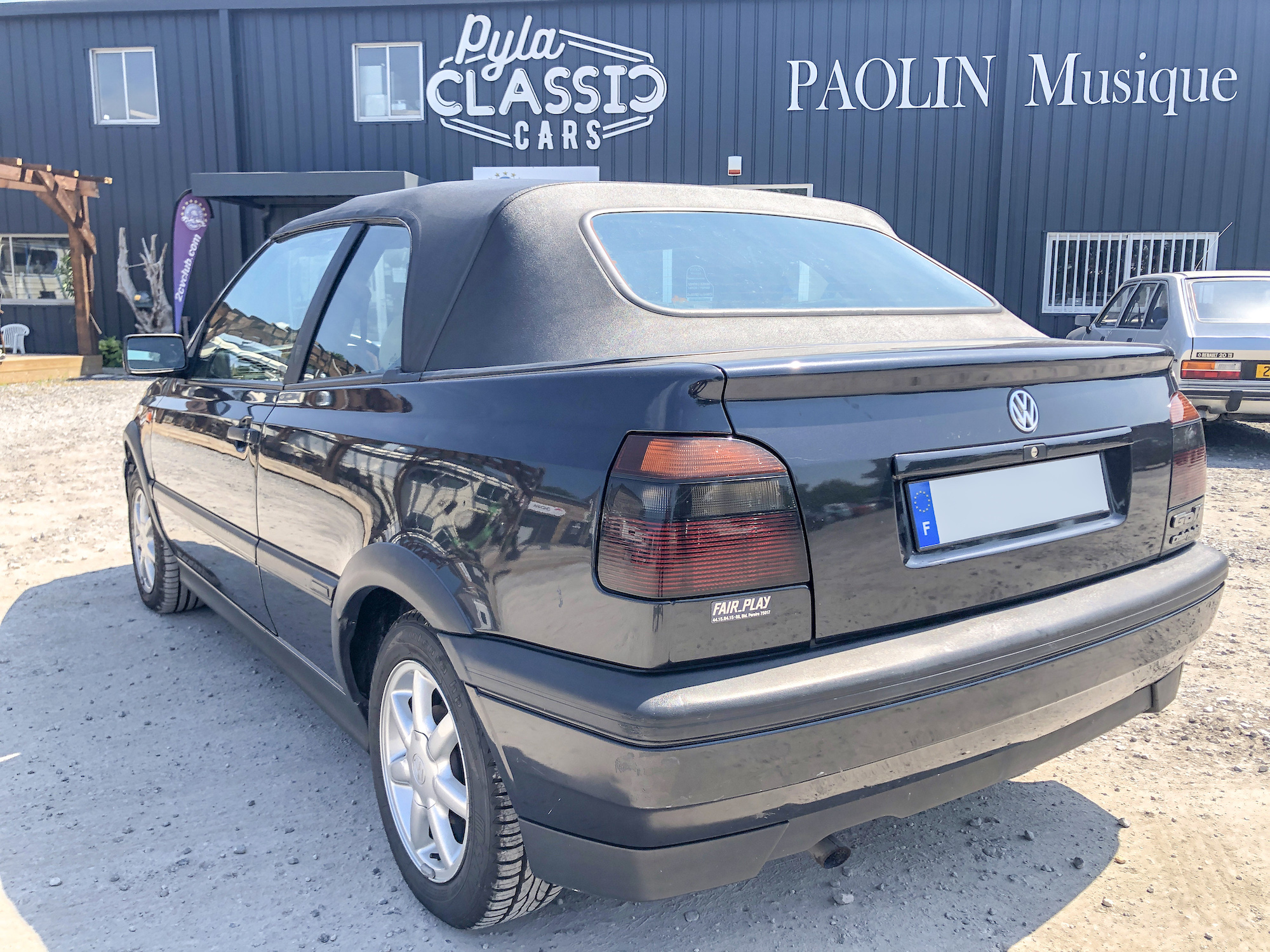 A vendre Volkswagen Golf 3 cabriolet 1996 - intérieur cuir et boite auto