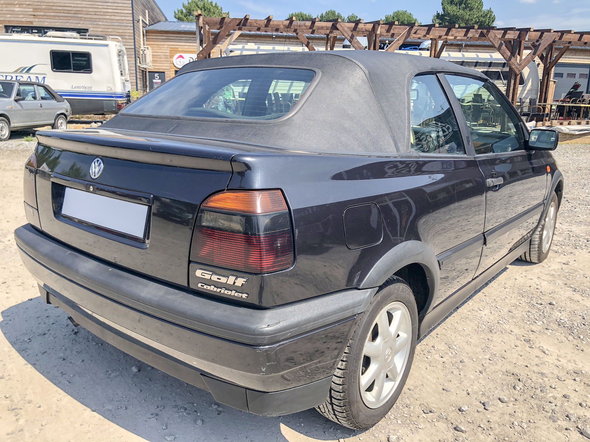 A vendre Volkswagen Golf 3 cabriolet 1996 - intérieur cuir et boite auto