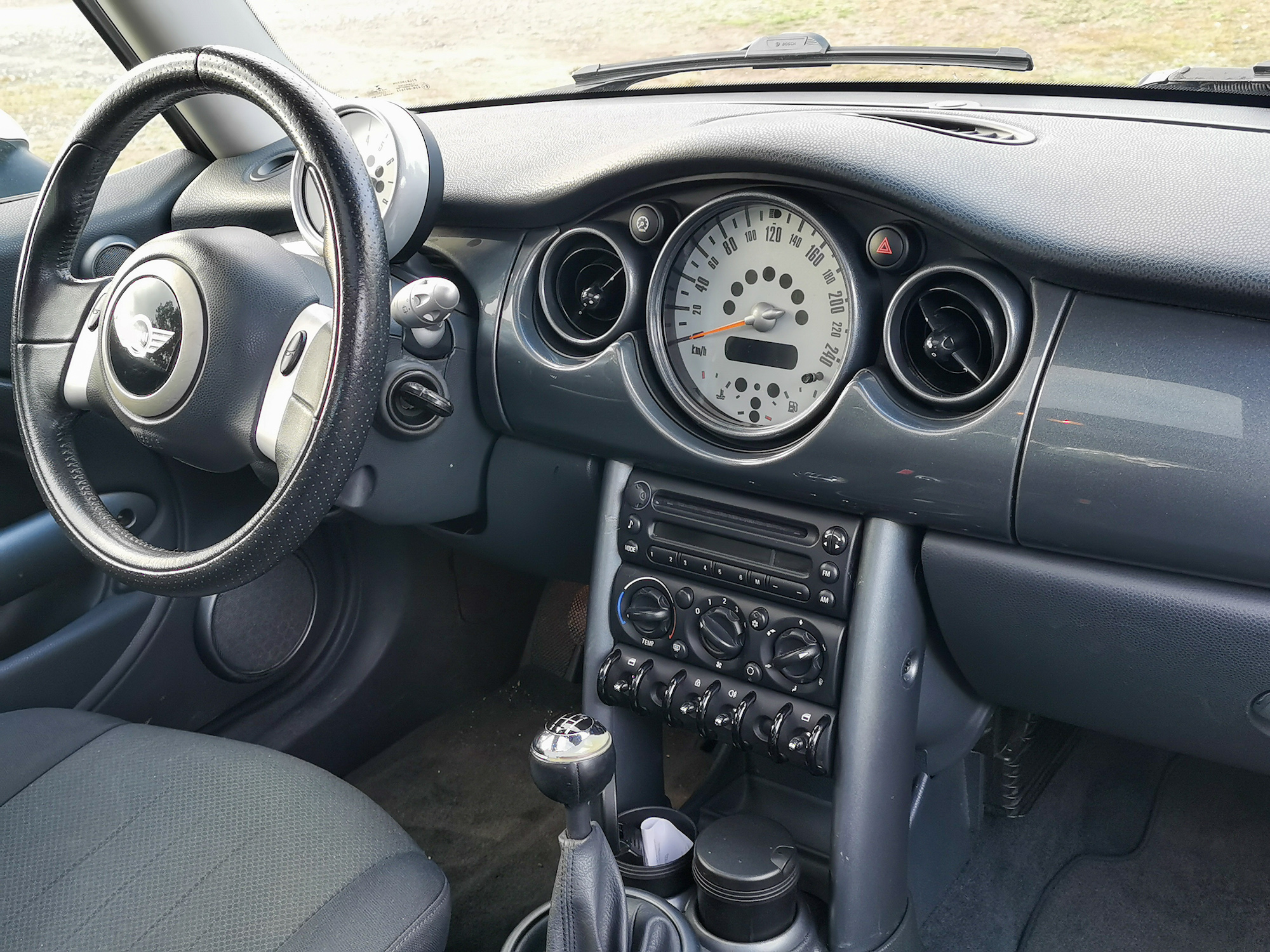 Mini Cooper 1.6 verte et blanche avec peu de km CT 👍