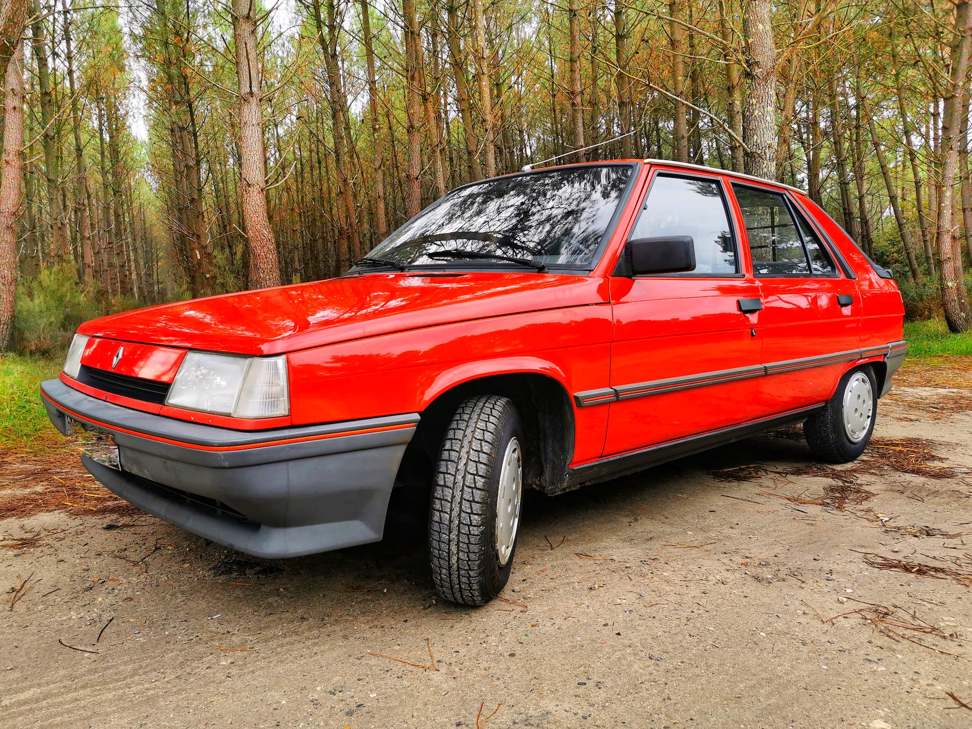 Renault R11 TL rouge dans un bel état de conservation ! (Jugez vous-même)