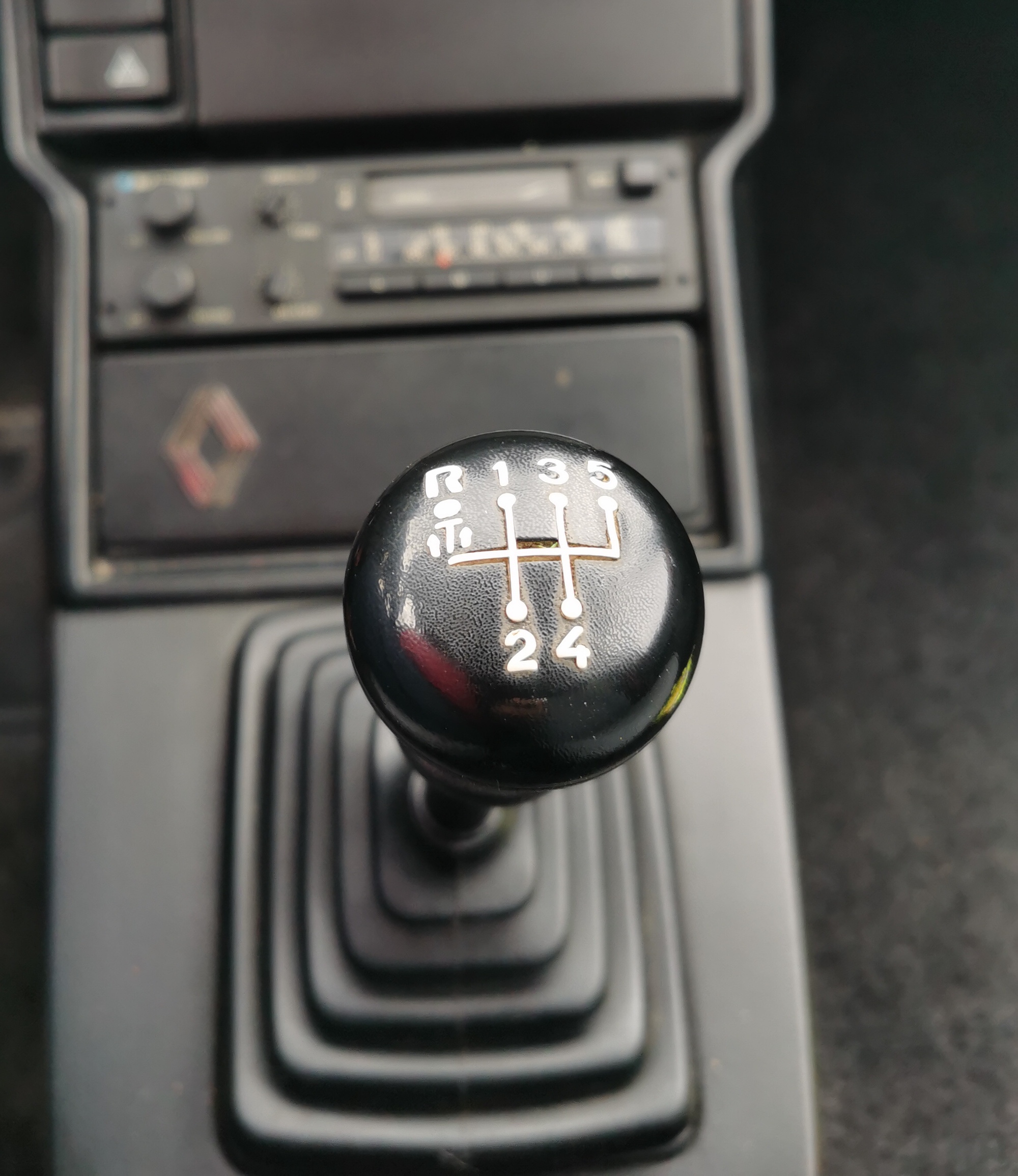 Renault R11 TL rouge dans un bel état de conservation ! (Jugez vous-même)
