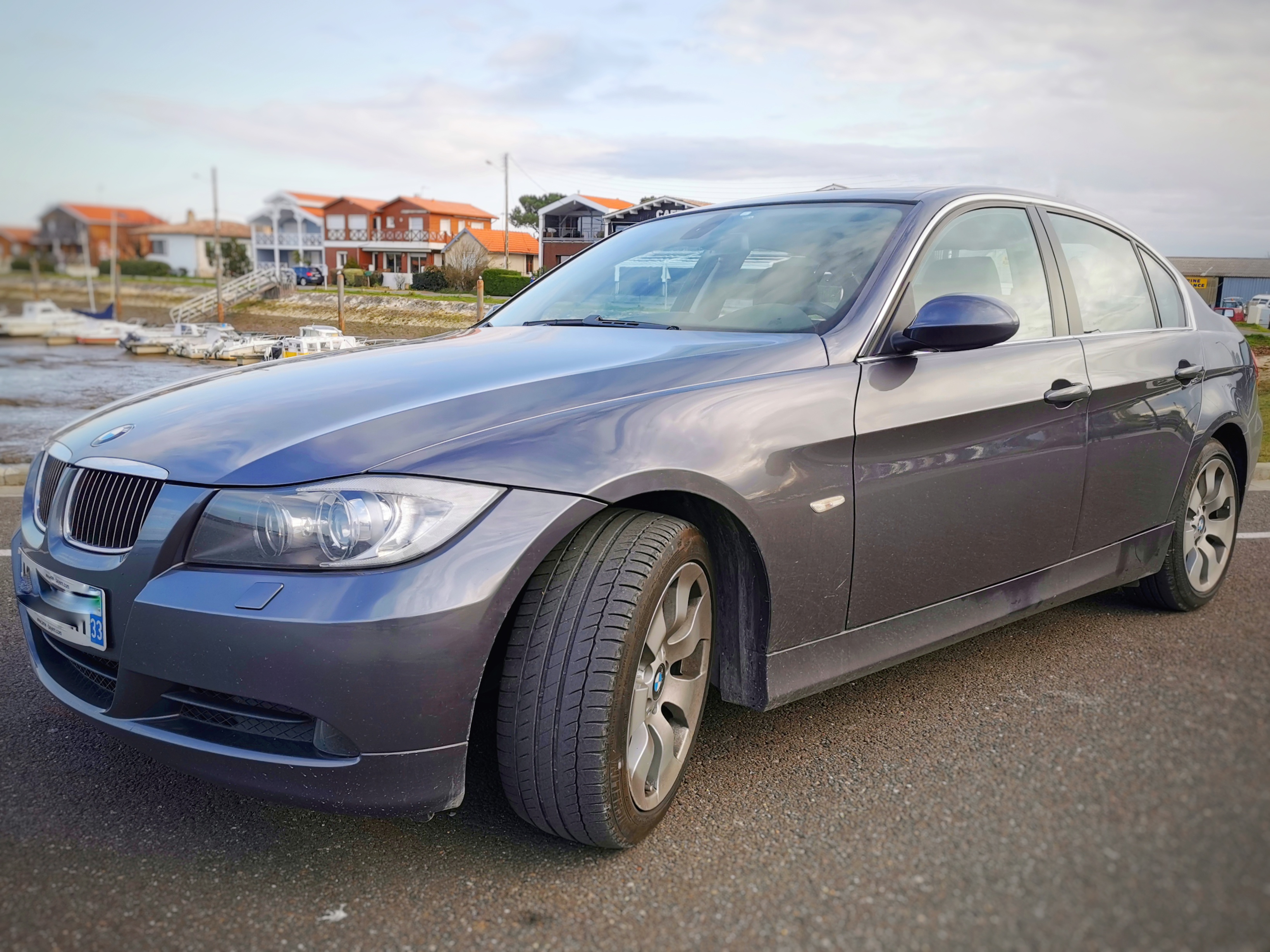 BMW 325 i E90 de 2005 nombreux équipements en parfait état