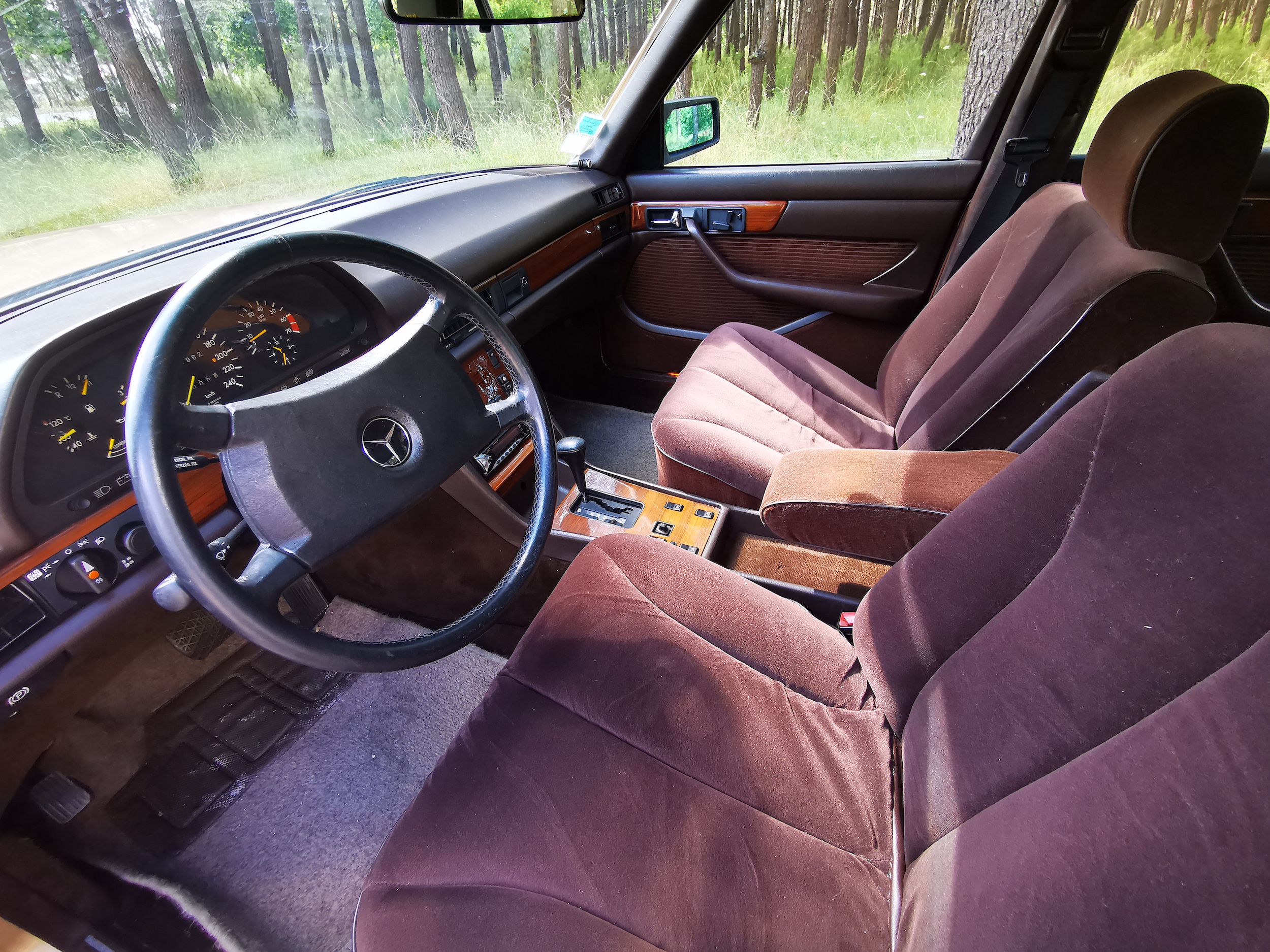 A VENDRE rare Mercedes Classe S 420 SEL moteur V8, CT récent ok !