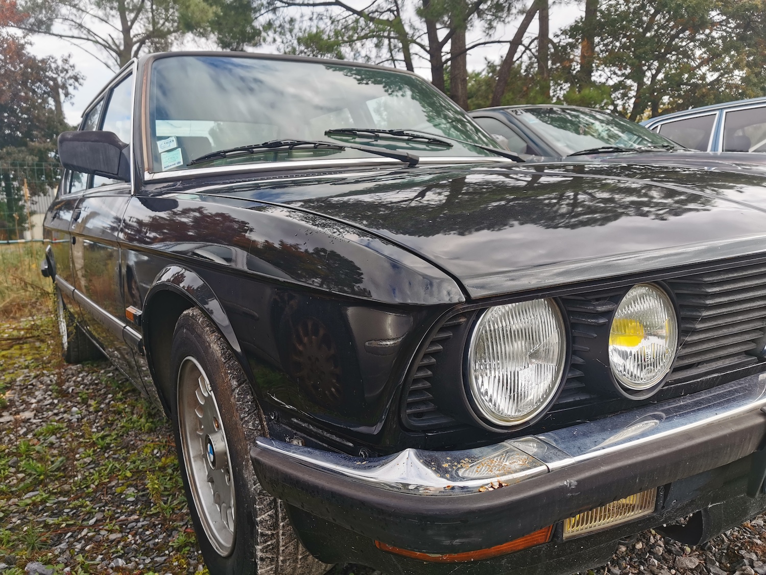 Rare BMW 528i E28 toit ouvrant intérieur cuir à restaurer 
