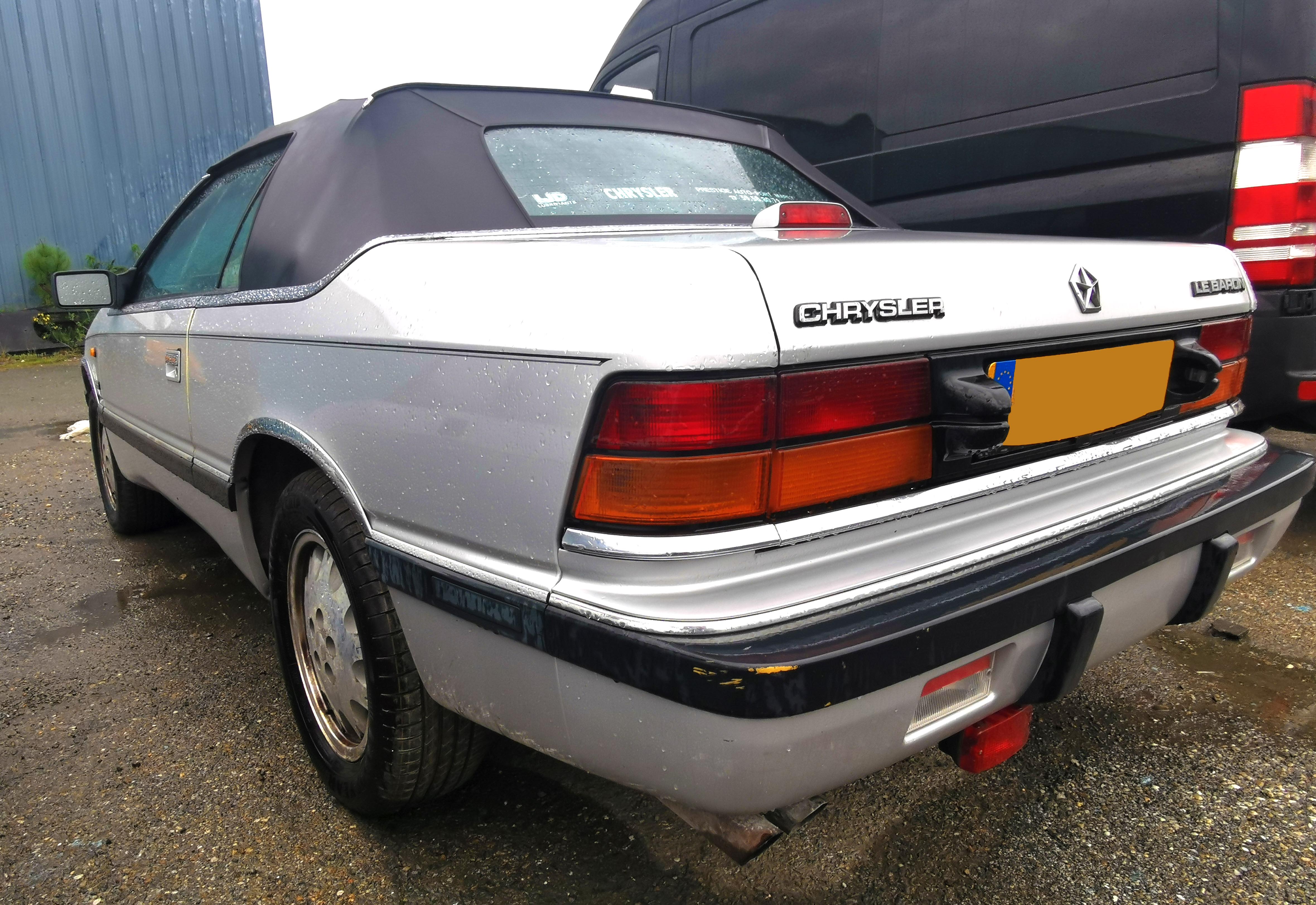 Chrysler Le Baron  cabriolet moteur 2.5 Turbo de 89 - Vivez votre rêve américain en bord de mer