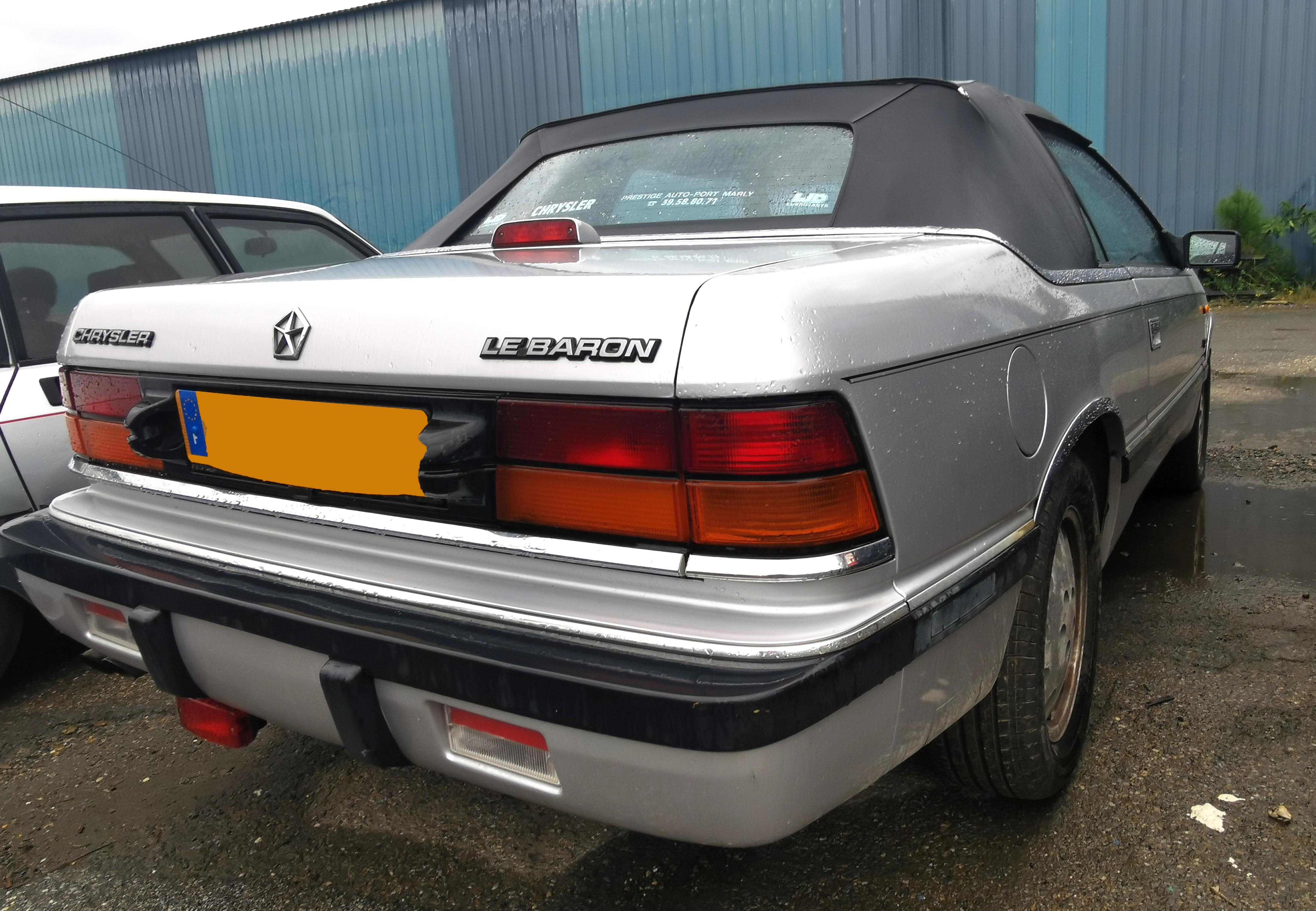 Chrysler Le Baron  cabriolet moteur 2.5 Turbo de 89 - Vivez votre rêve américain en bord de mer