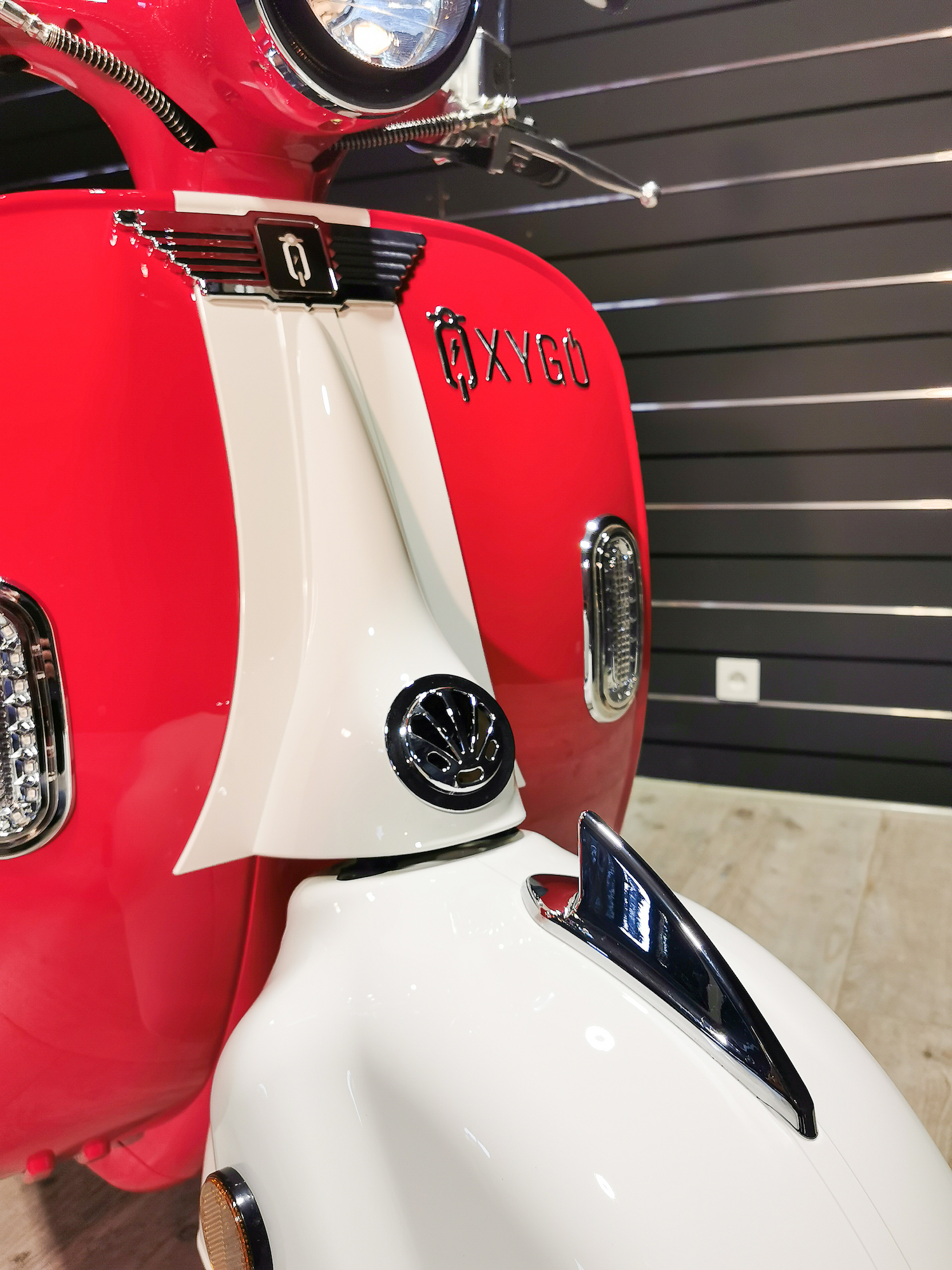 Scooter électrique 50 : Tango d' Oxygo rouge et blanc