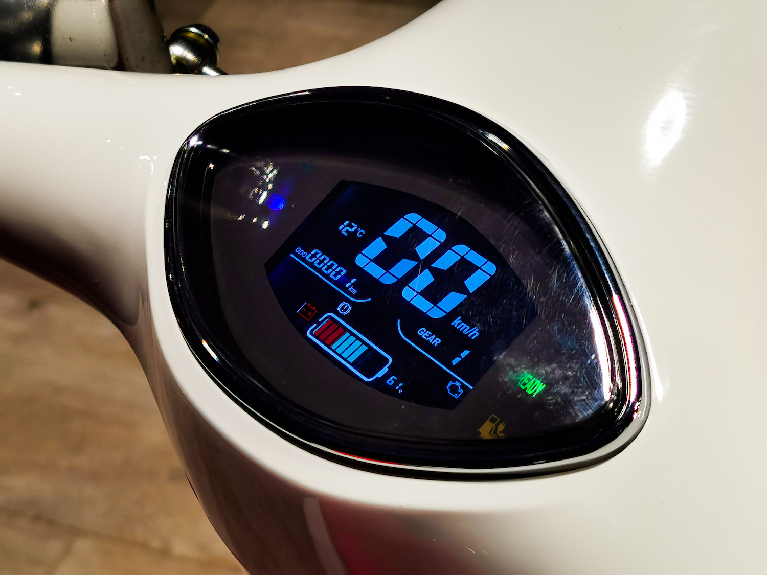 Scooter électrique 50 : Tango d' Oxygo rouge et blanc