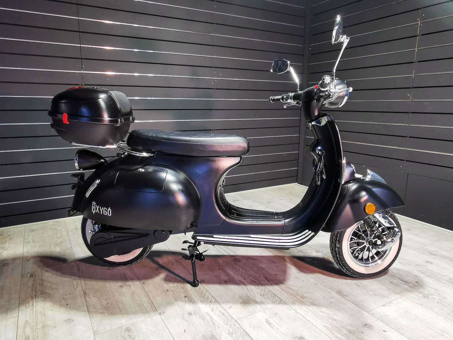 Scooter électrique 50 : Tango d' Oxygo noir mat