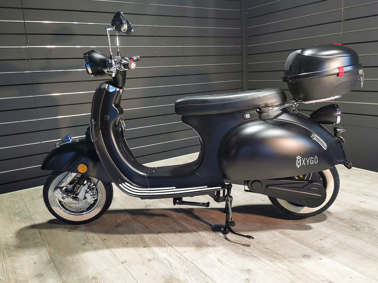 Scooter électrique 50 : Tango d' Oxygo noir mat