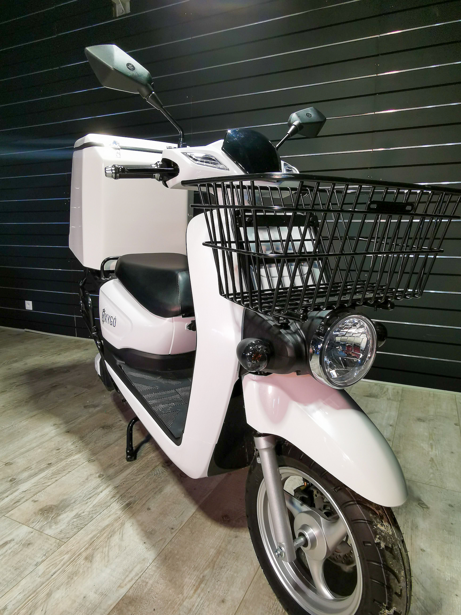 Scooter électrique 50 : Tango d' Oxygo rouge et blanc