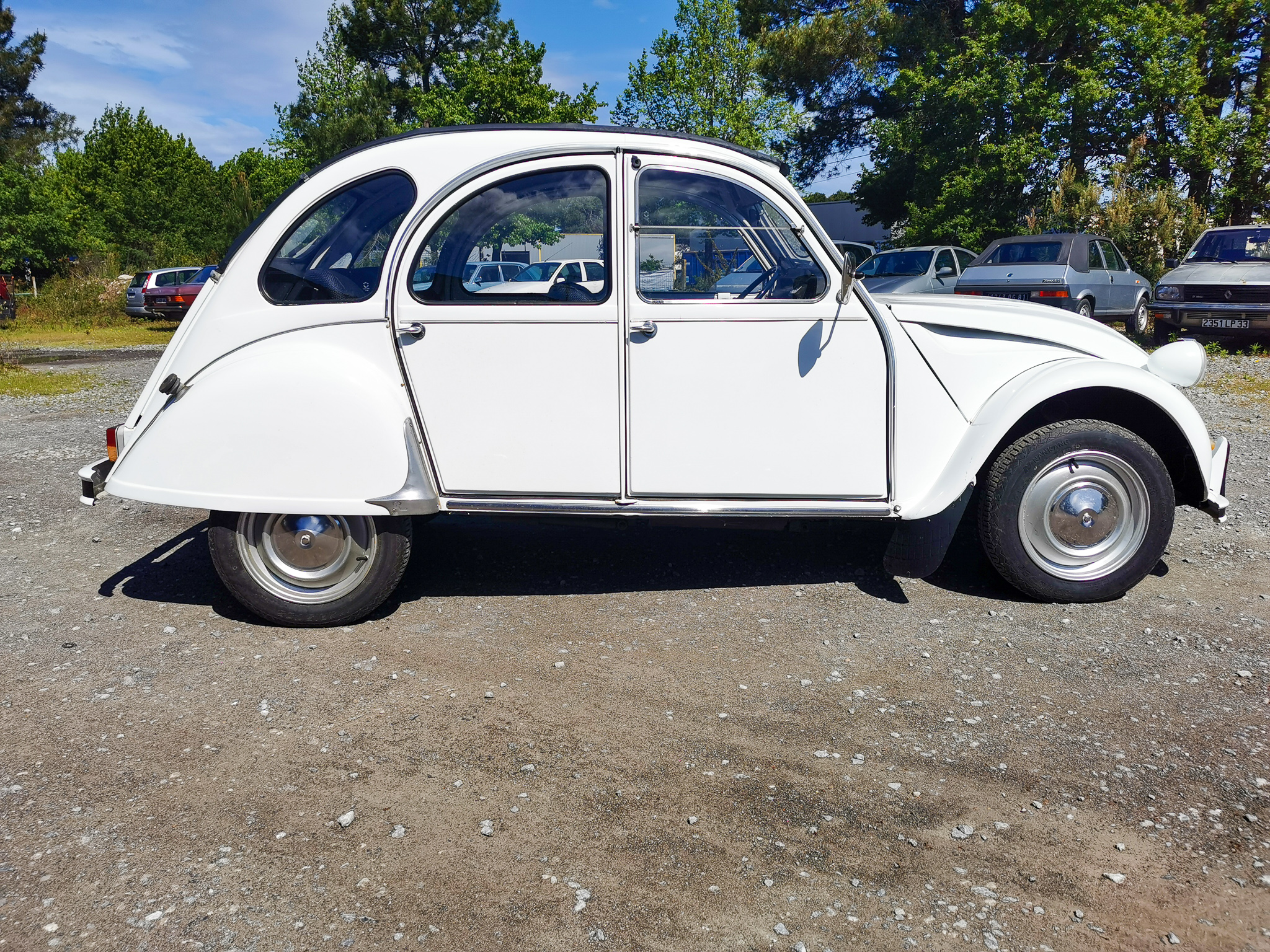 A VENDRE : Citroën 2CV 6 de 1972 en bel état (CT ok)