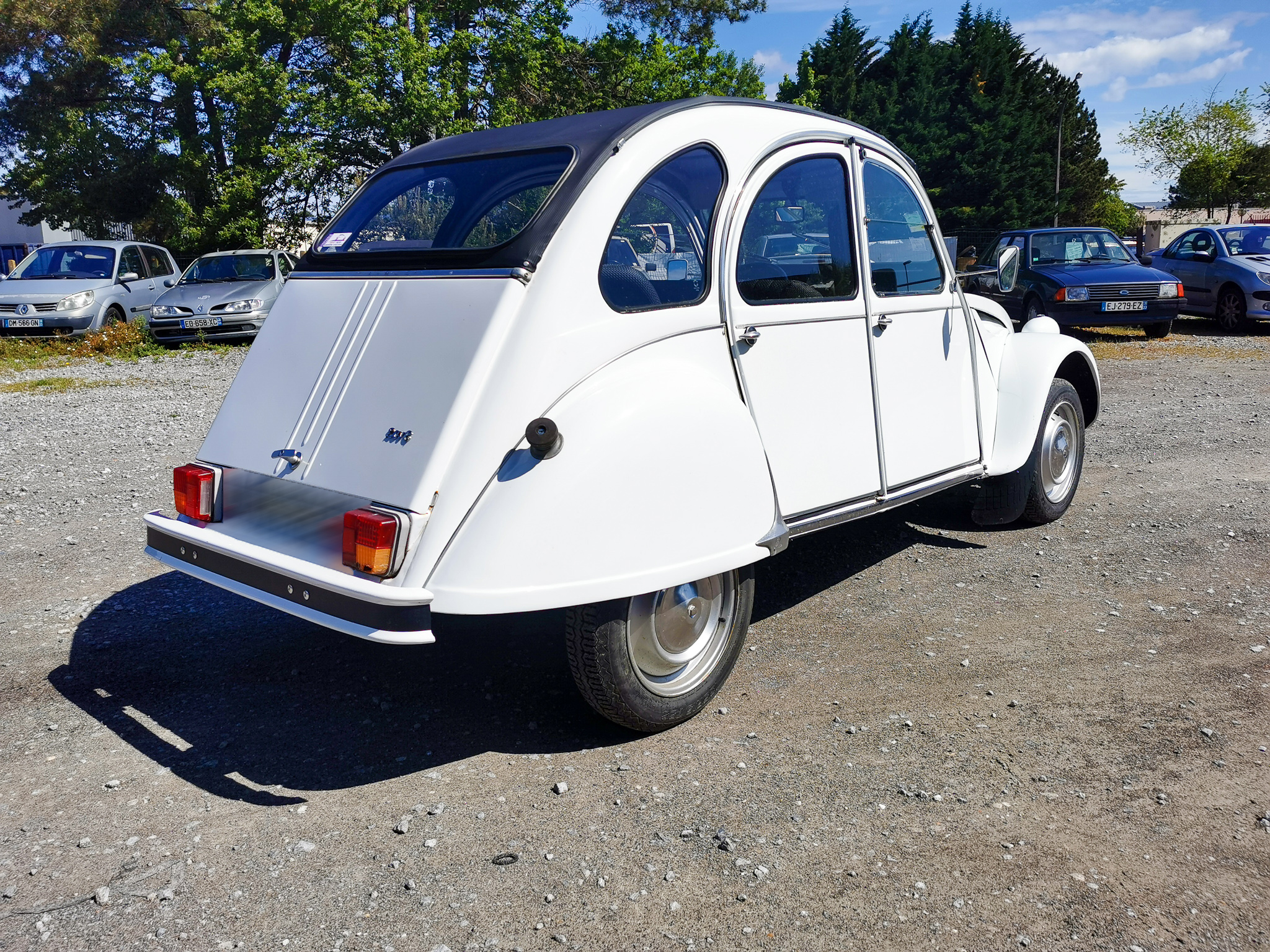 A VENDRE : Citroën 2CV 6 de 1972 en bel état (CT ok)