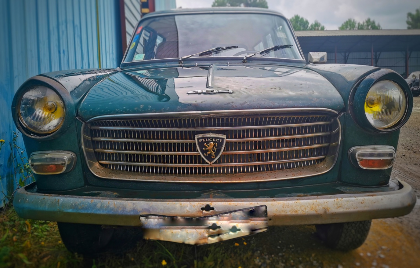 A vendre Peugeot 404 L break de 1968 de 1ère main à restaurer