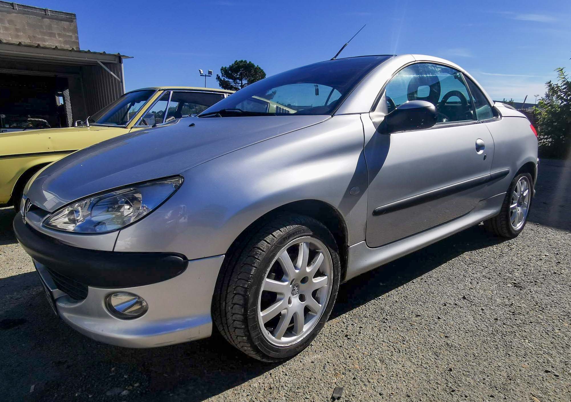 A VENDRE Peugeot 206 CC cabriolet 2.0i 16S révisée