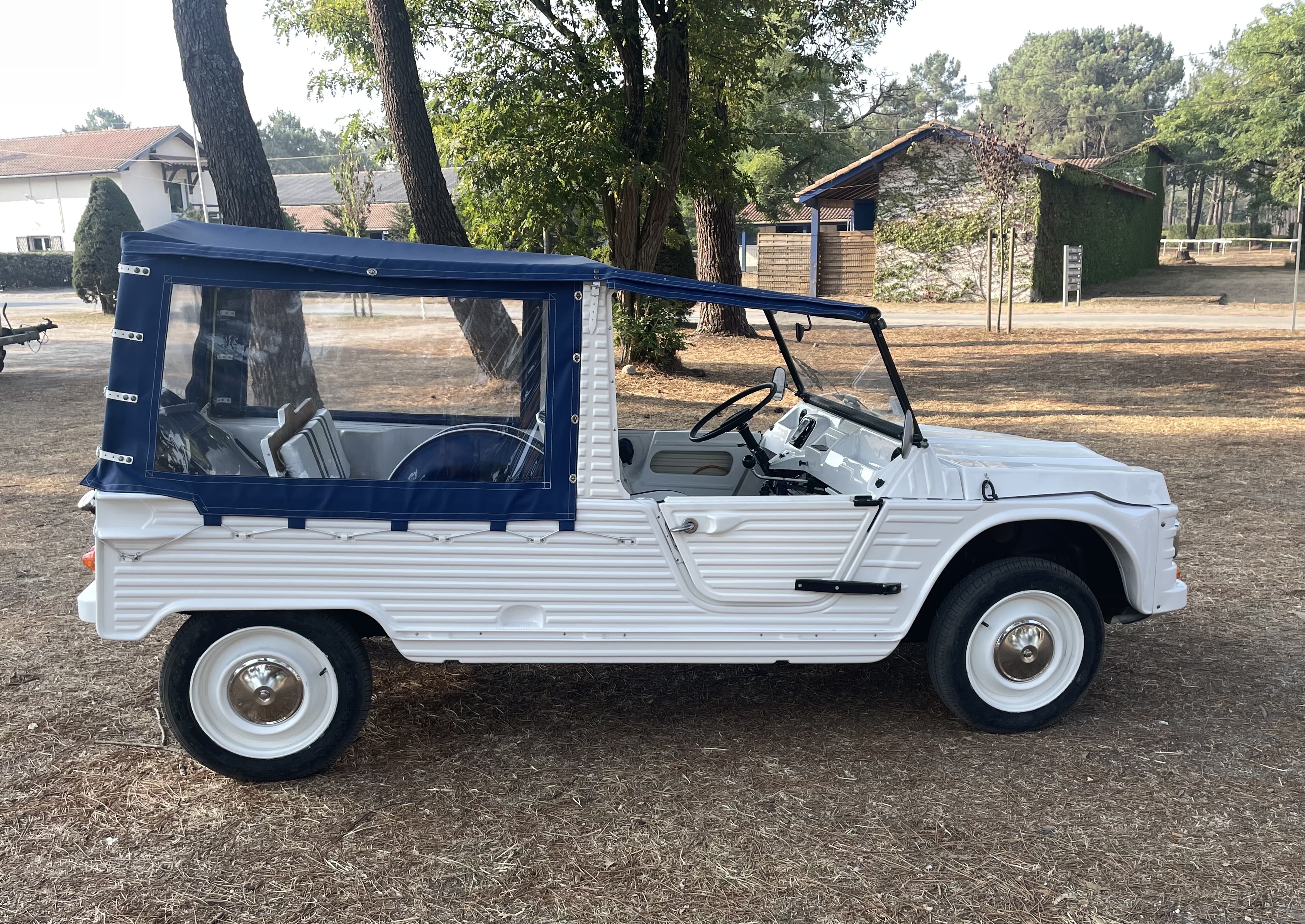 A vendre Méhari de 1976 CT OK configuration 4 places