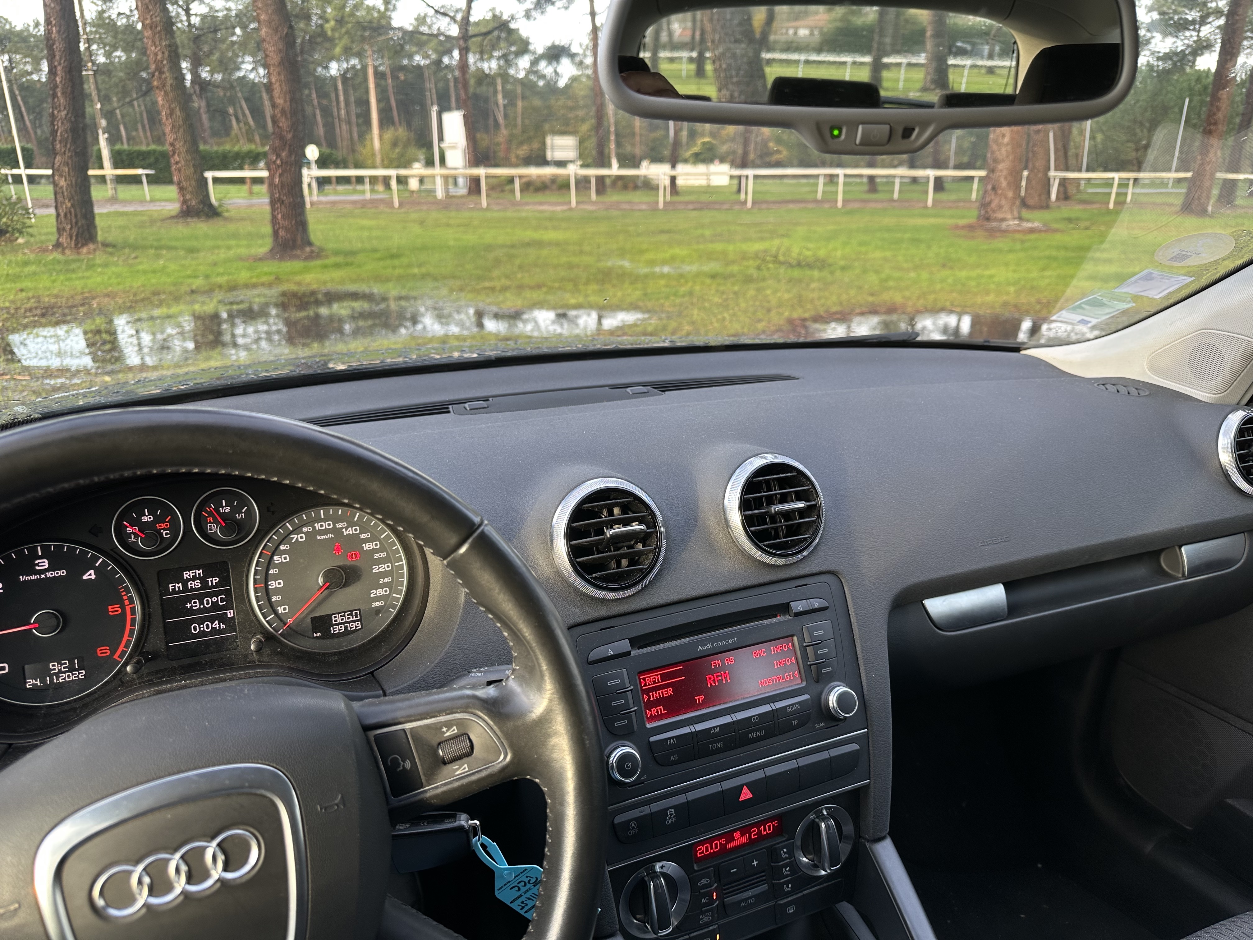 Audi A3 SPORTBACK 1,6 TDI 105 CH 1ère main 139200 KMS CT PARFAIT à 8800 euros.