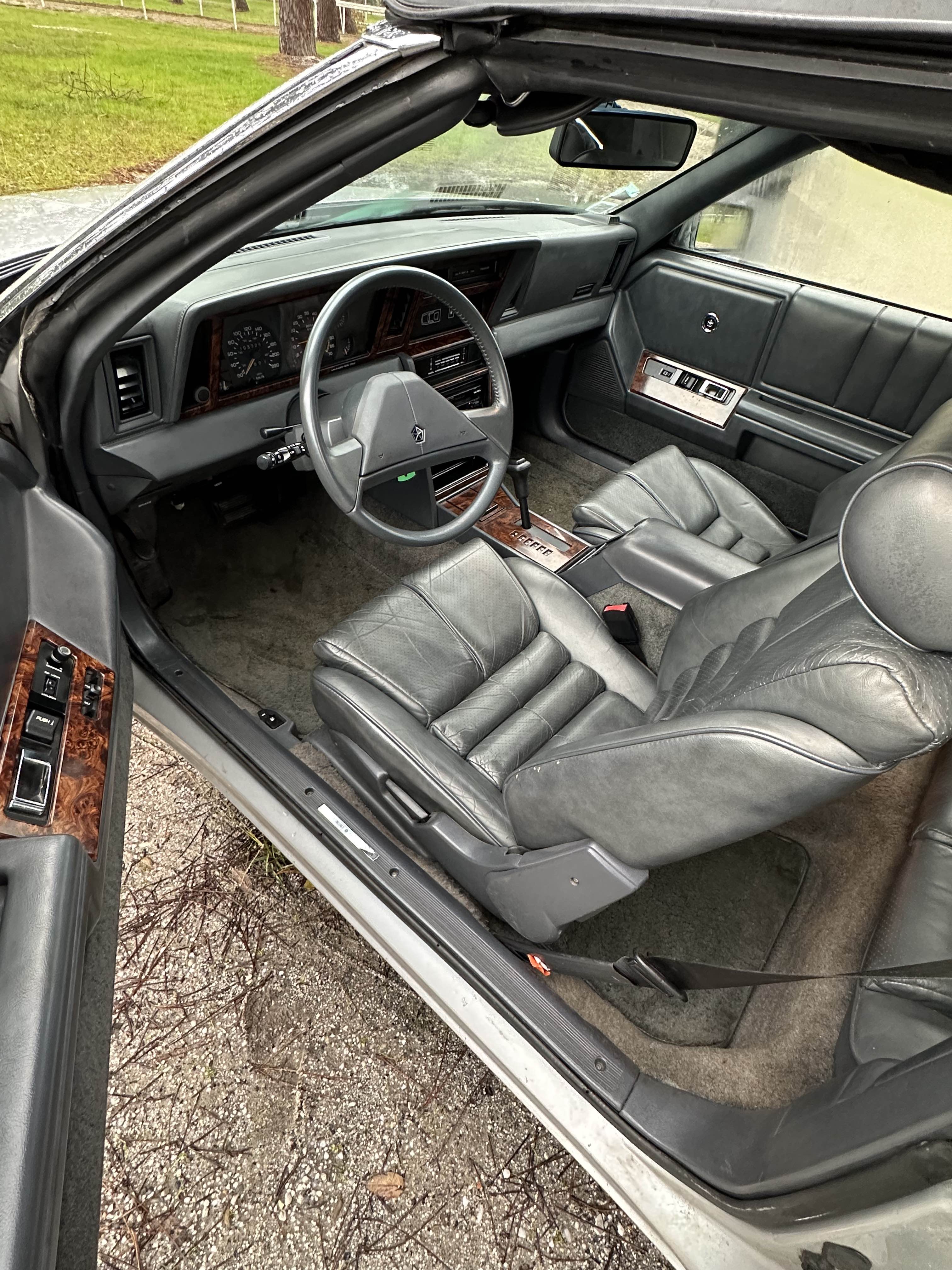 Chrysler Le Baron cabriolet de 1989 en 2L5 Turbo 152 CV boite auto CT OK 56000KMS 6500 euros
