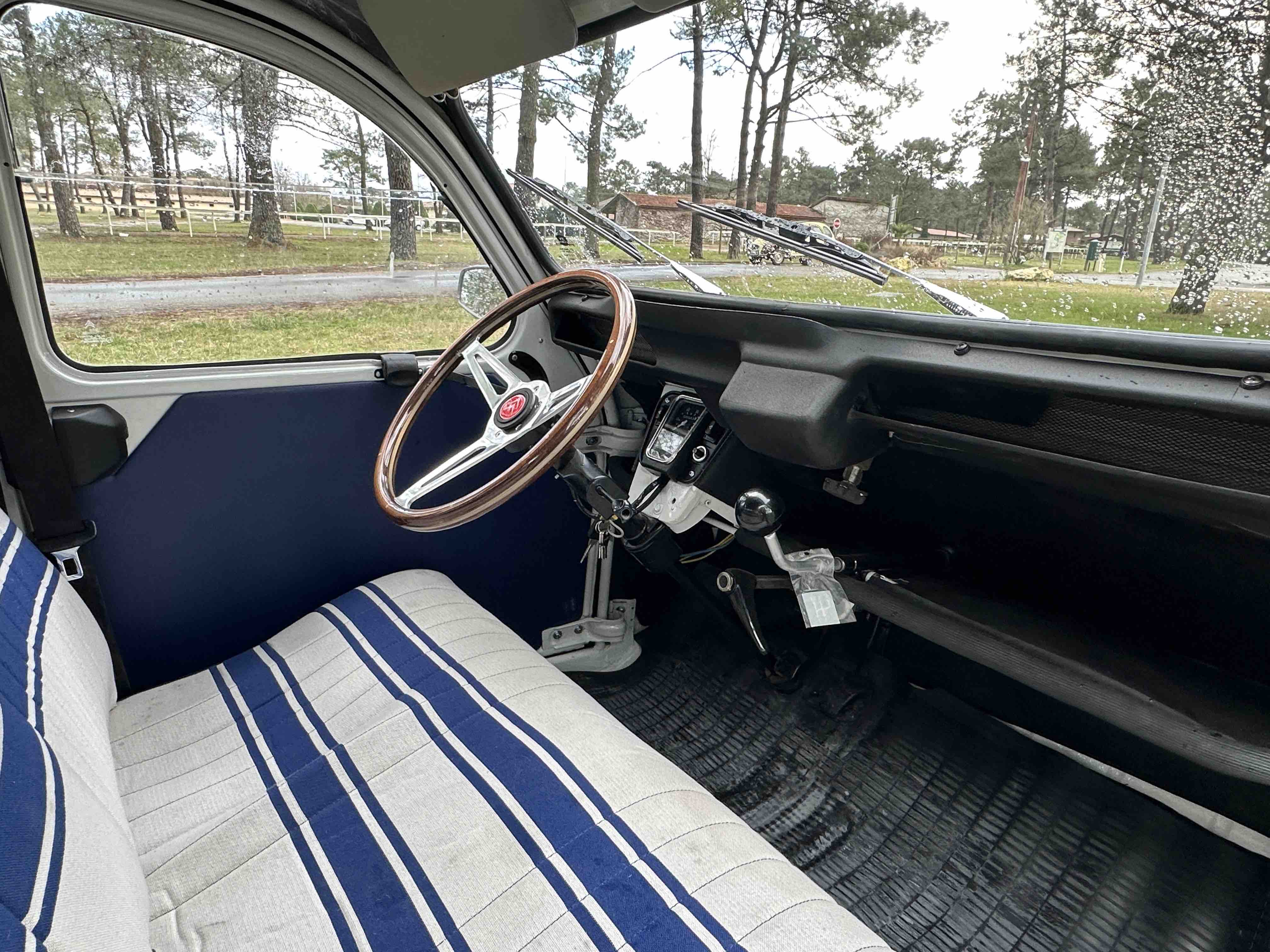 Citroën 2CV look France 3