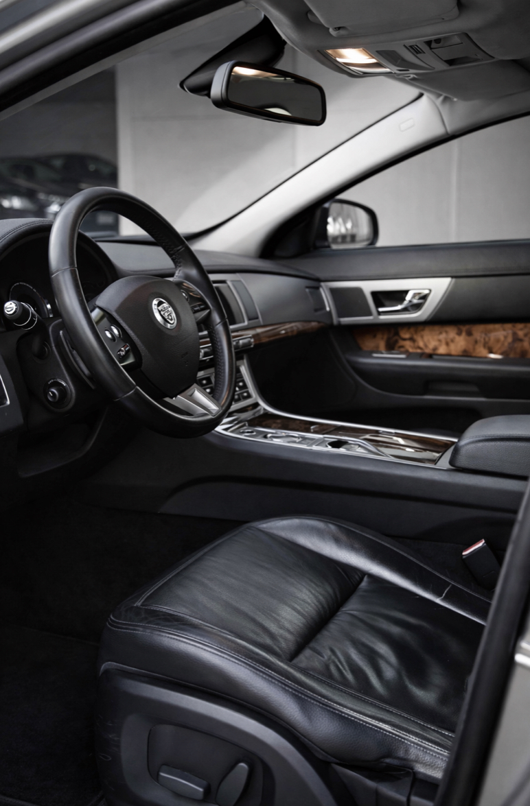 JAGUAR XF 2L7 V6 BI-TURBO | A vendre en parfait état (entretenue, révisée et garantie)