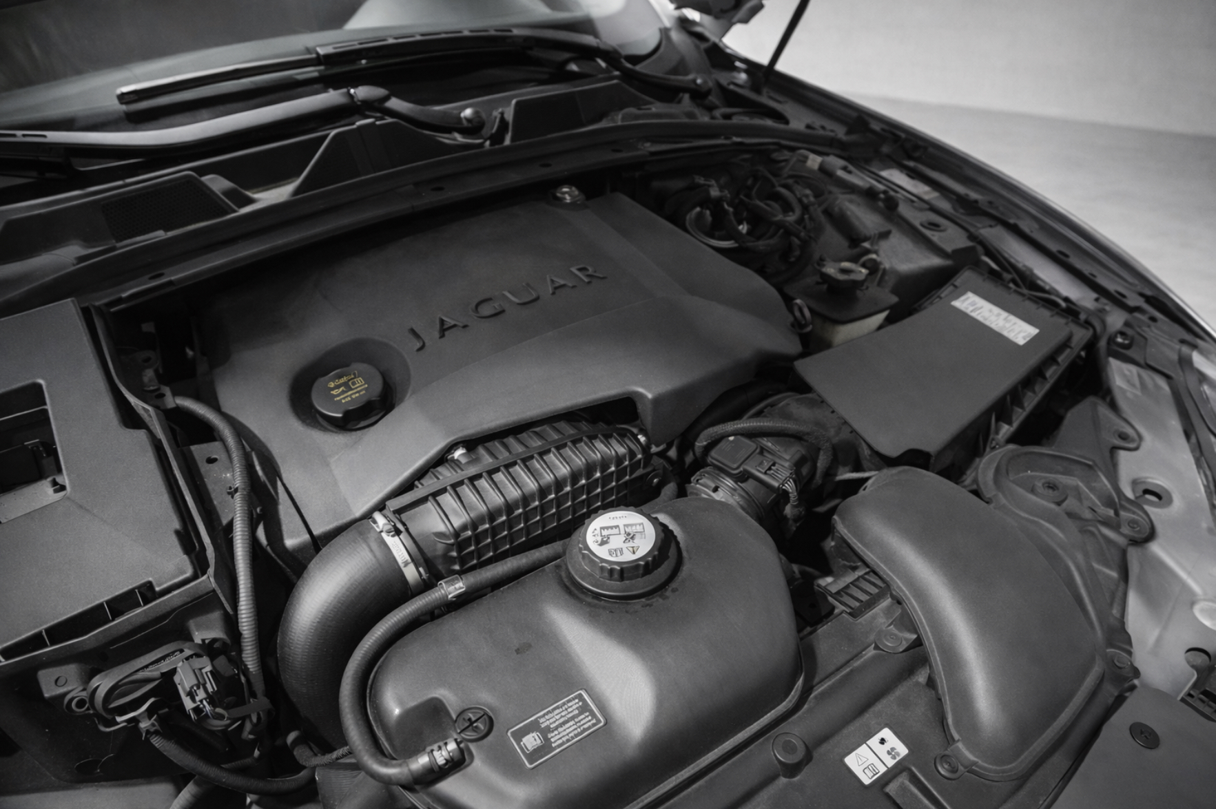 JAGUAR XF 2L7 V6 BI-TURBO | A vendre en parfait état (entretenue, révisée et garantie)