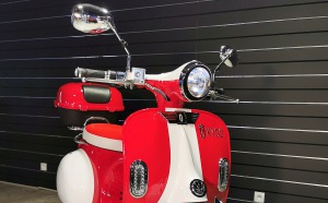 Scooter électrique 50 : Tango d' Oxygo rouge et blanc Scooter électrique 50 : Tango d' Oxygo rouge et blanc