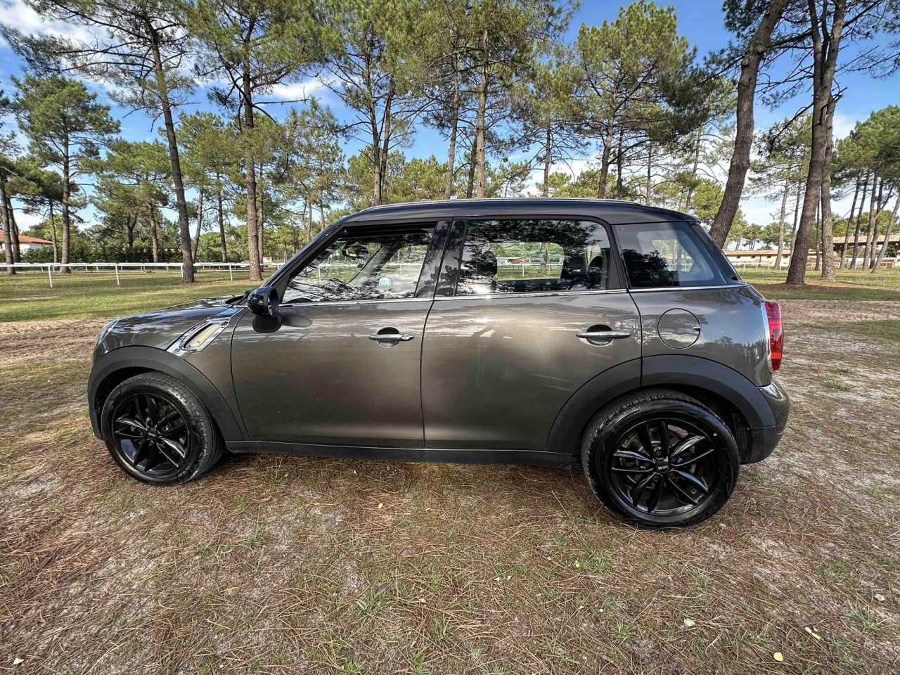 Mini Countryman D 112 ch arrière Côté gauche