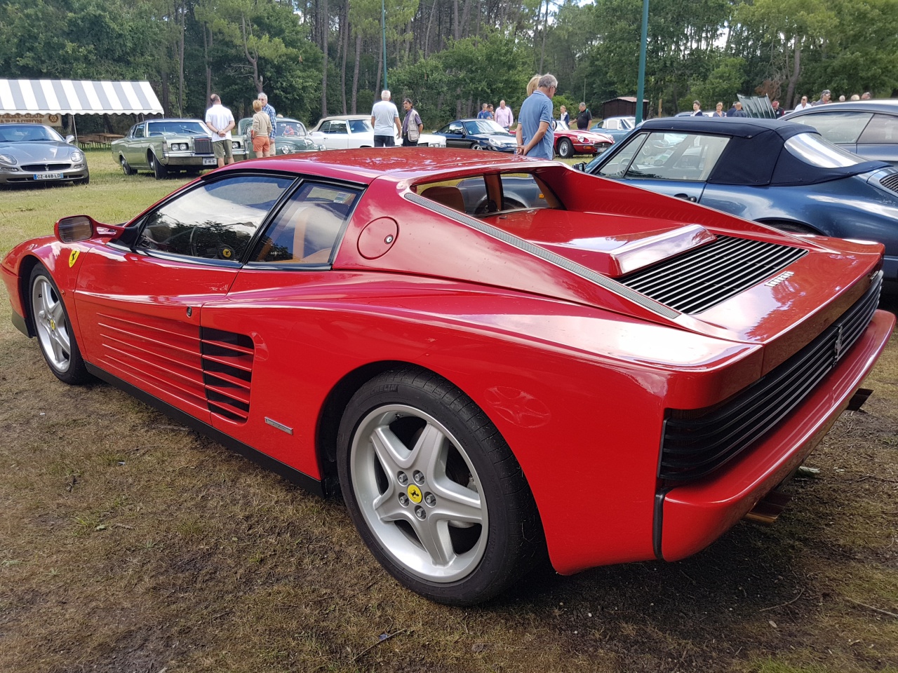 Testarossa Ferrari vue près d'Arcachon