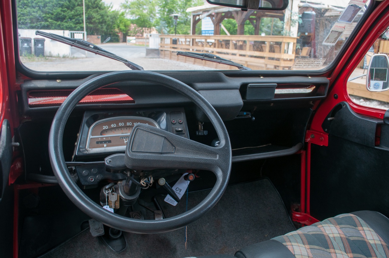 poste avant  2cv6