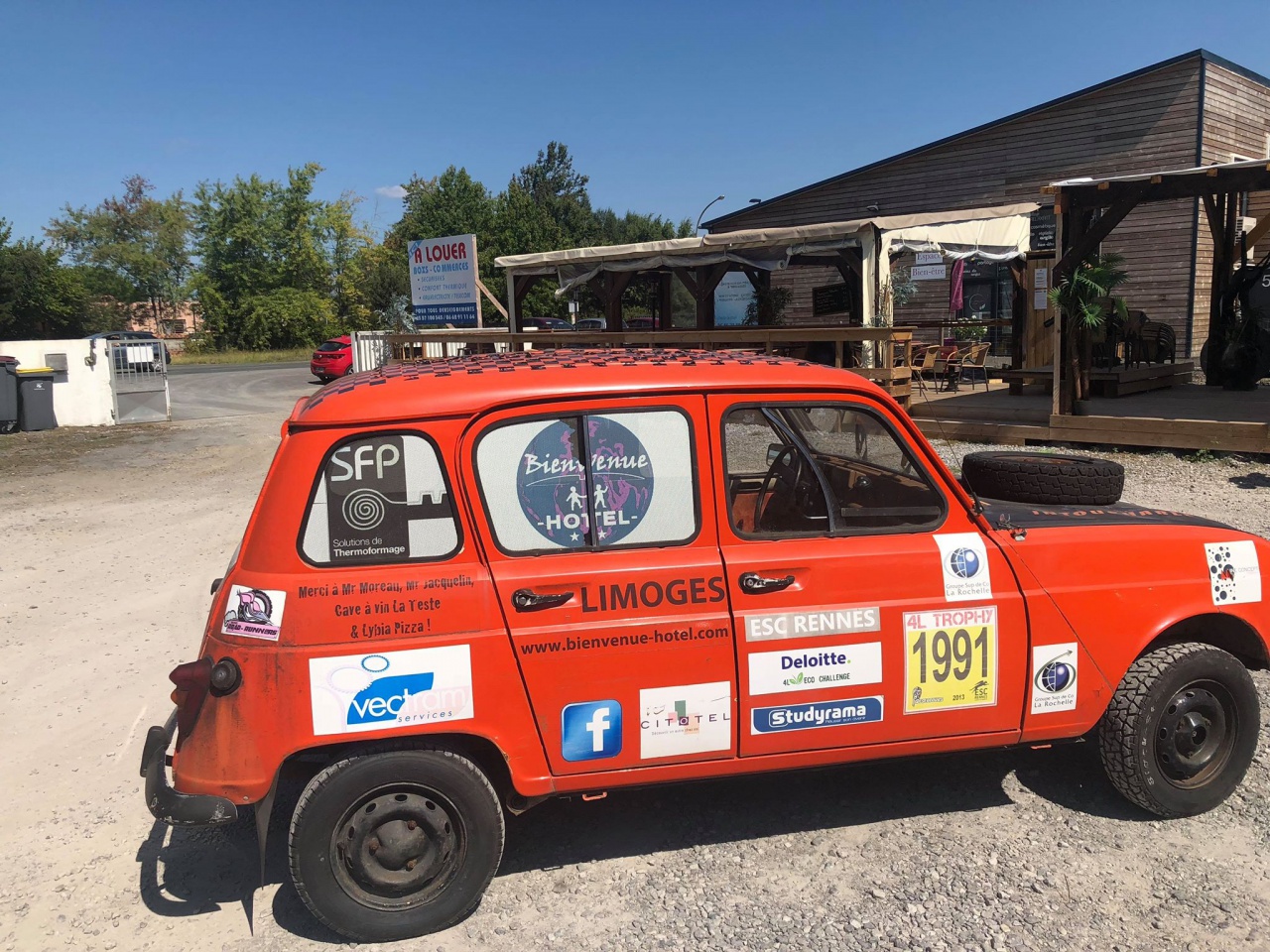 40932396_1983606141929307_2156080845381697536_n